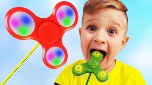 Bad kids eating Fidget Spinners Candy! Johny Johny Yes Papa Song Nursery Rhymes Fun for Children