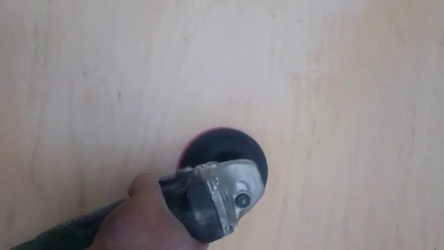 шлифовка фанеры 12 мм УШМ. Насадка для наждачной бумаги на липучке зернистостью P60 смотреть онлайн