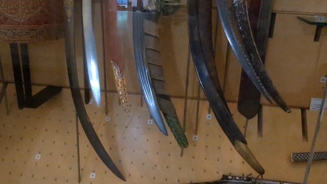 V&A MUSEUM LONDON : INDIAN LOOTED PRECIOUS ROYAL ITEMS смотреть онлайн