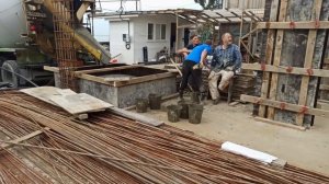 Колонны 2 часть. Строительство МОНОЛИТНЫХ КОЛОНН И ПИЛОНОВ, монтаж ОПАЛУБКИ, бетонирование в ручную