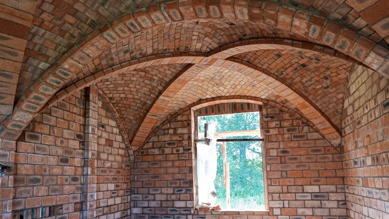 Стройка дома со сводами в Тульской области. 2023 год