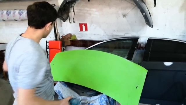 Одеваем Ford Mondeo в платье от кутурье Ferrari смотреть онлайн