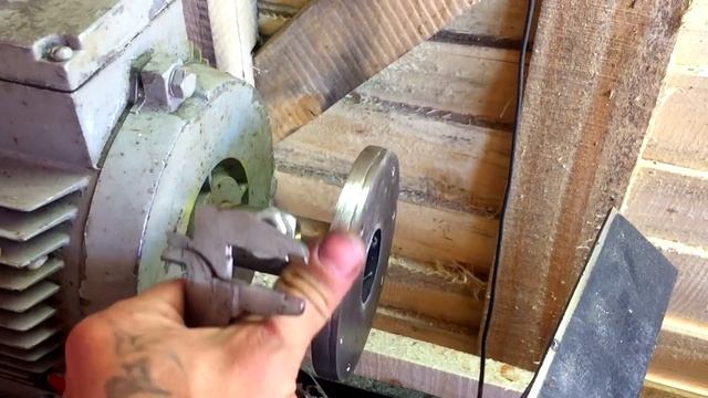 Планшайба своими руками и первая чашка из дуба ( Токарка по дереву) смотреть онлайн