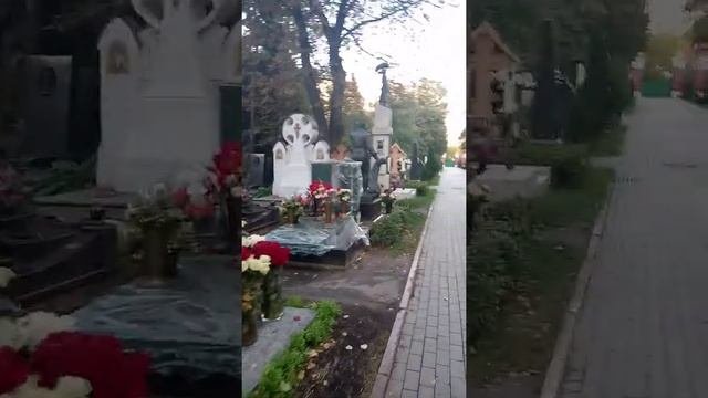Небольшая экскурсия на Новодевичье кладбище.