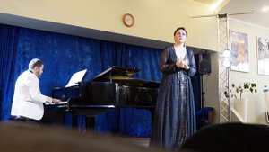 Ольга Сидоренко исполняет русскую народную песню "Эх ты, Ваня". Фортепиано — Сергей Семёнов