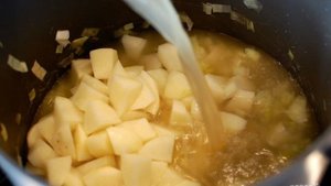 Картофельно-луковый суп