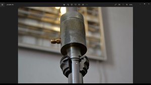 Насадки для прокачки стоек и направляющая втулка с уплотнительным соединением системы KYB