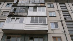 Монтаж остекления на балконе в доме брежневской серии
