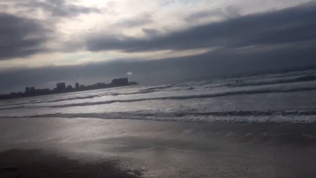 УРАГАННЫЙ ВЕТЕР В АНАПЕ! ОПАСНОСТЬ! ВИНДСЁРФЕР В МОРЕ