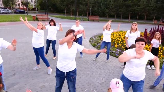 Флешмоб ко Дню города МДОУ - детский сад № 5 "Золушка" г.о. Серпухов смотреть онлайн