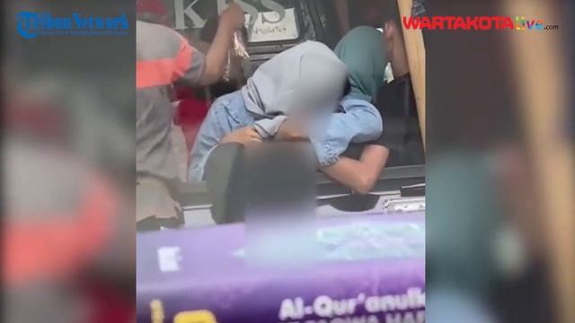 Pasangan Muda Mudi Diduga Berbuat Mesum di Atas Mobil Pick Up. смотреть онлайн