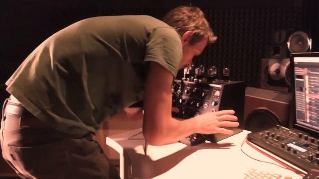 Spintribe - Squid (Apparatus Tube Synthesizer) смотреть онлайн