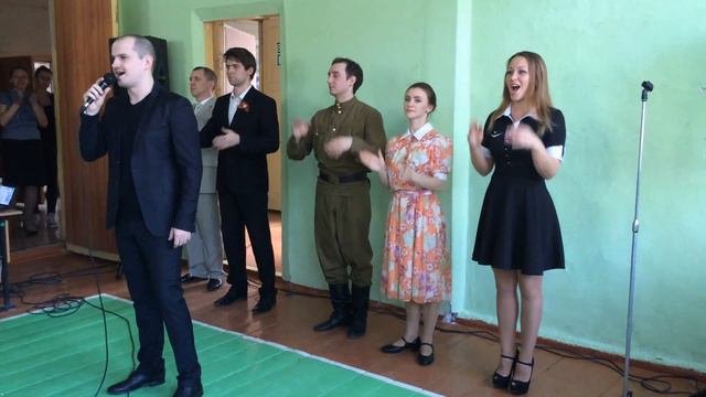 День Победы - Лев Лещенко (поют артисты филармонии)