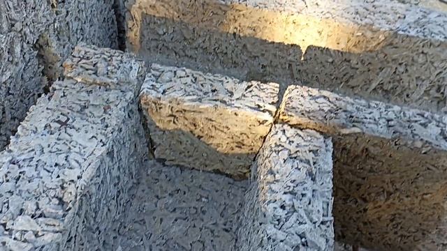 Армопояс, армоблок из арболита без обрезков, самый простой способ!