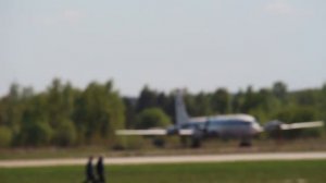 Русские Витязи подготовка к взлету на аэродроме в Кубинке