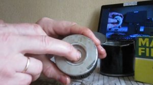 Разобрал масляный фильтр  "MANN FILTER MW 65" для мотоцикла после 5000 км пробега. 1 часть