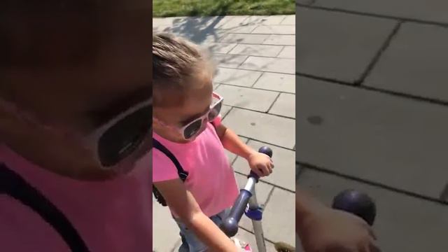 Потому что здесь нет велоси.....ой дррожки смотреть онлайн