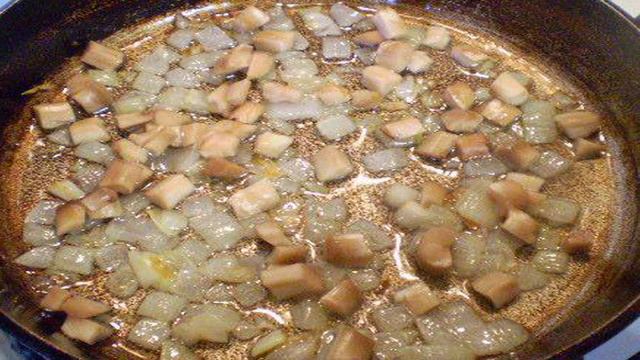 Грибы запеченные с луком и сыром