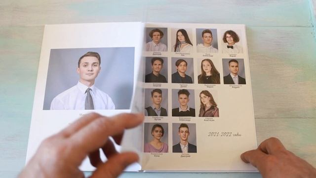 Выпускной альбом "Лофт" (4 разворота, 8 страниц) смотреть онлайн