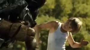 Макс танцует с Роботом по имени (АТОМ) - Живая Сталь.