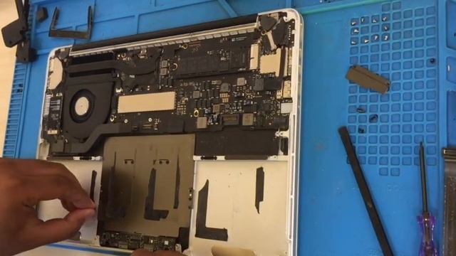 221021 Macbook Pro 13" A1502 2015, battery replacement смотреть онлайн