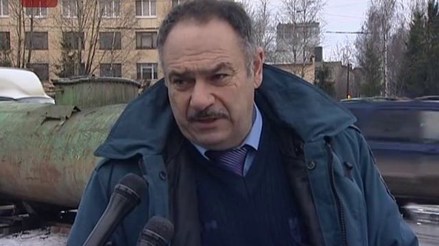 Разлитые цистерны с клеем ПВА