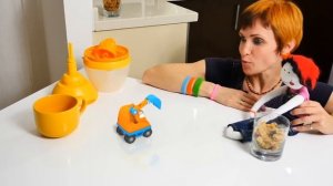 Завтраки от Маши Капуки Кануки - Сборник лучших видео - Готовим омлет, хлопья и сюрприз для Эмили