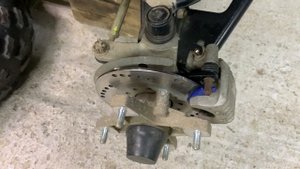Kawasaki kvf 300. ТО. Карбюратор. Тормоза.( Часть №1)