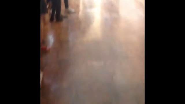 Vlog:ДЕНЬ В ШКОЛЕ||Идем и жуём? Танцуем? Что произошло???😱 смотреть онлайн