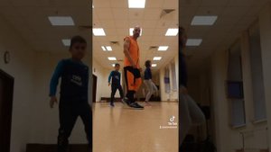 ШАФФЛ ТАНЕЦ. ПОДРОБНЫЙ РАЗБОР ДВИЖЕНИЯ KICK. Cutting shapes ПОДРОБНО! #shuffledance #shuffle