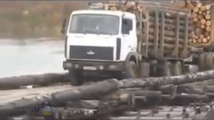 Как возят лес кругляк.