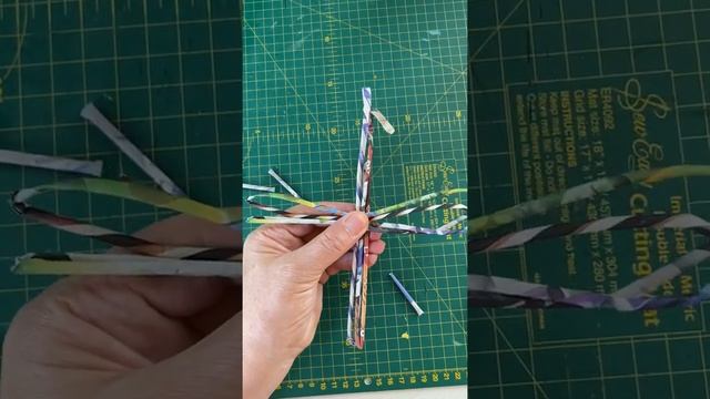 Бабочка из бумажной лозы смотреть онлайн