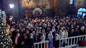 В Киеве верующие устремились в Киево-Печерскую Лавру, а руководство страны - в Софийский собор