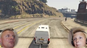 Машинки ГТА5 СКОЛЬКО продержится ПОЛИЦЕЙСКИЙ Фольксваген против ПОЛИЦИИ в GTA5?
