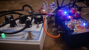 3 Pedal Challenge - Digitech Dirty Robot, Alexander Pedals Superball, DOD Rubberneck