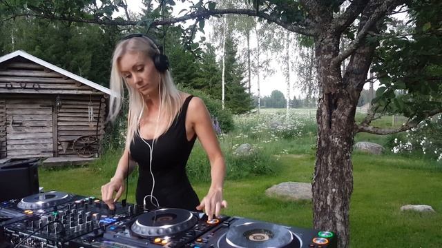 Pezsi dj set. Jessica pezsi edström nood. Garsi - live @ djanes. Pezsi диджей. Dj pezsi возраст.