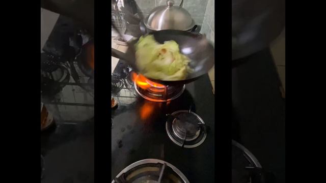 Fried Cabbage with Red Fermented Bean Curd смотреть онлайн