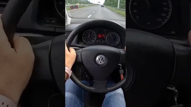 Volkswagen Golf V Hatchback 1.4 80HP Acceleration