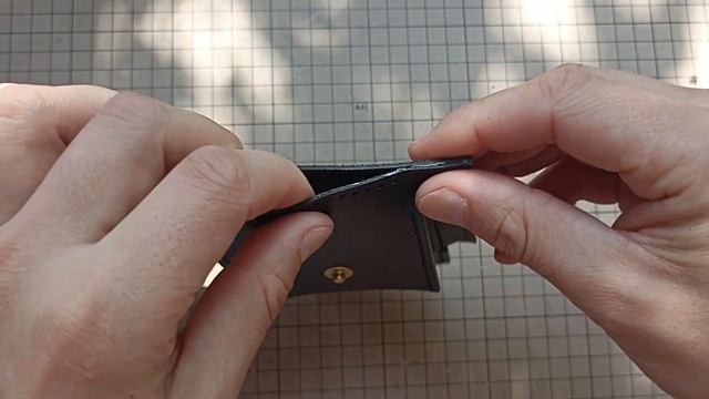 Как сделать классическое мужское портмоне из кожи? Выкройка PDF Pattern. Making a leather wallet.