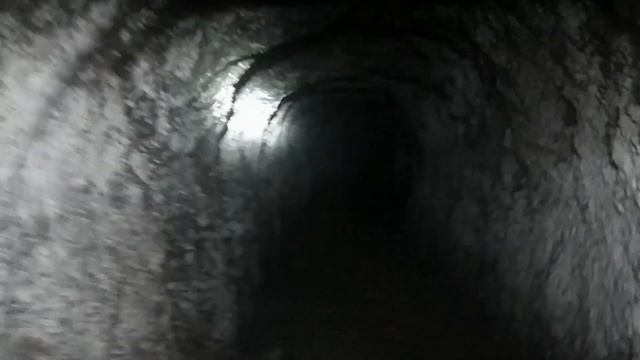 Mina 15 de CAN PALOMERES, la MINA con la MOTO DERBY ESCONDIDA смотреть онлайн