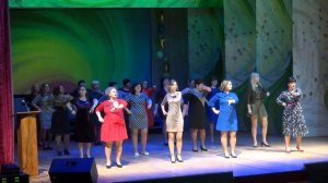 Танец учителей школы №20 г.Вяземского на юбилее школы