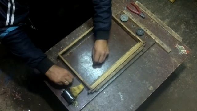 СТАНОК для вдевания проволоки в рамки СВОИМИ РУКАМИ, просто и надёжно! смотреть онлайн