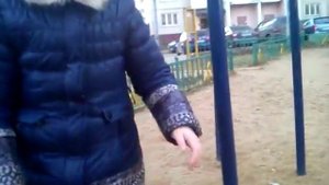 Как правильно делать кувырки на перекладинах?