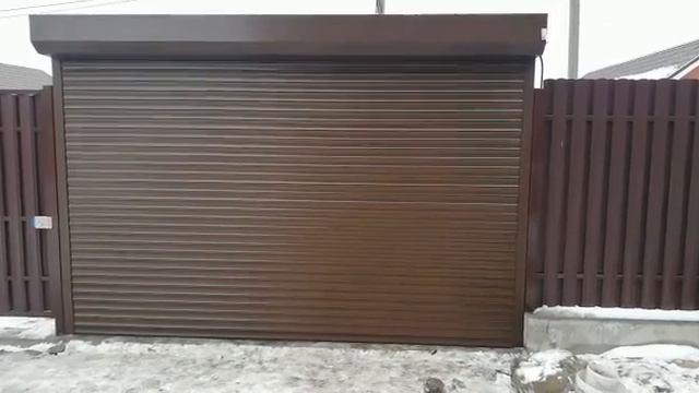 Рулонные ворота Алютех с дистанционным управлением