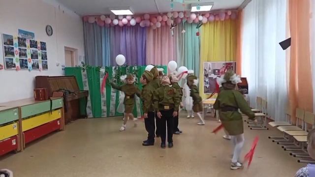 Танец под песню "Встанем" Шаман. Детский сад