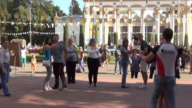 Арт Пикник Славы Фроловой Мастер Класс от Chilli Dance Studio по бачате 23.08.2014 смотреть онлайн