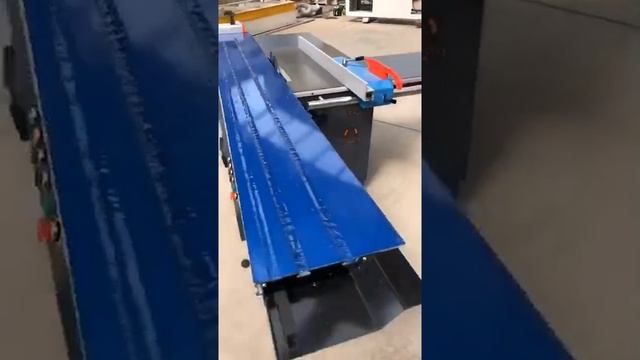 High precision sliding table panel saw