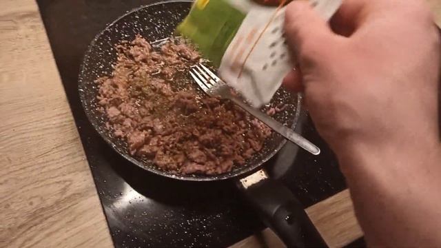 КАК БЫСТРО ПРИГОТОВИТЬ ПОЕСТЬ? ПИТАНИЕ НА МАССУ! БЫСТРО! ВКУСНО! ДЕШЕВО! смотреть онлайн