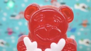 НОВОГОДНИЕ ИГРУШКИ ДЛЯ ЖЕЛЕЙНОГО МЕДВЕДЯ ВАЛЕРЫ | ВАЛЕРА НАРЯЖАЕТ ЕЛКУ | НОВЫЙ ГОД И ВАЛЕРА ЖЕЛЕЙНЫ