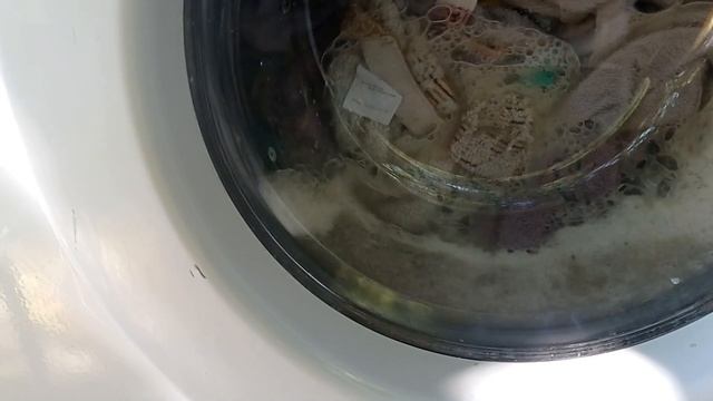 Процесс стирки полотенец